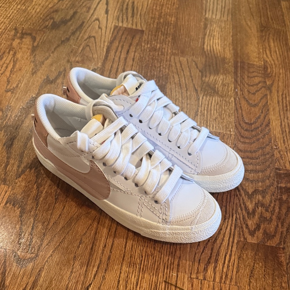 NIKE BLAZER ‘77